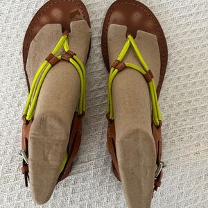 COACH COCO Women's 8 Neon Yellow / Brown Leather Thong Ankle Buckle Sandals